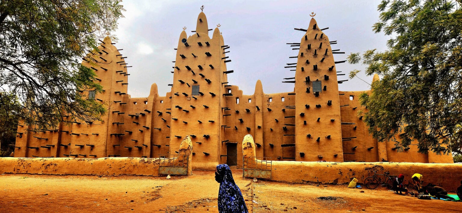 Mali-West-Africa-The-Grand-Mosque-of-San-in-the-traditional-whimsical-Malian-style.-Photo-by-Edward-Placidi-2-1536x710